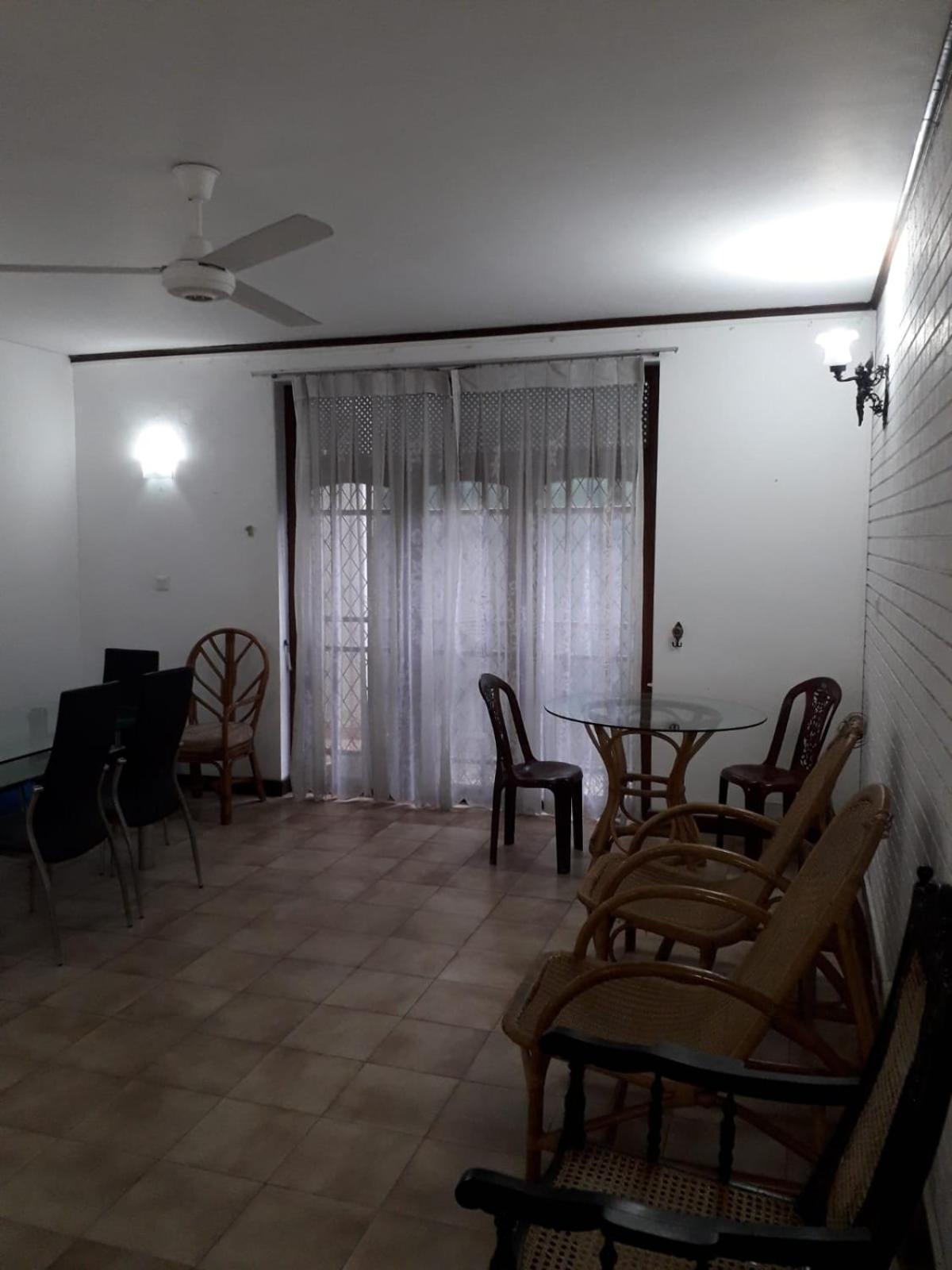 Ceylon Travel And Stay Lodge Battaramulla Exterior photo